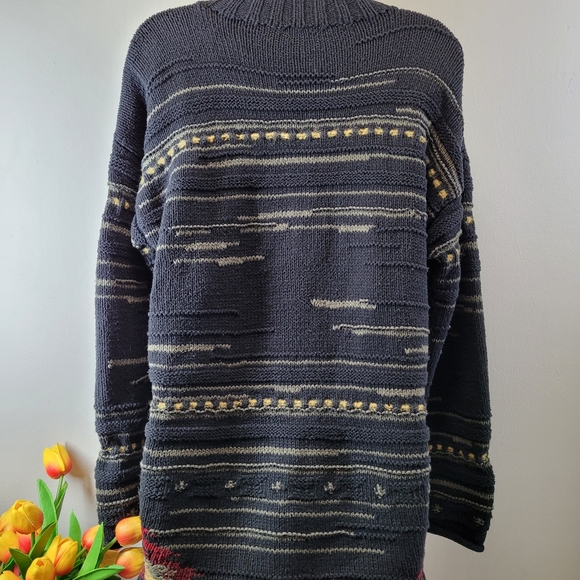 Tess' Designs Bermuda Aztec Print Beautiful Sweater - Picture 5 of 7